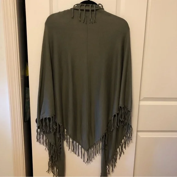 Chico’s Cotton Knit Fringe Triangle Wrap - Picture 2 of 6